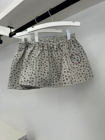 Piupiuchick Short Light Grey with Black Flowers