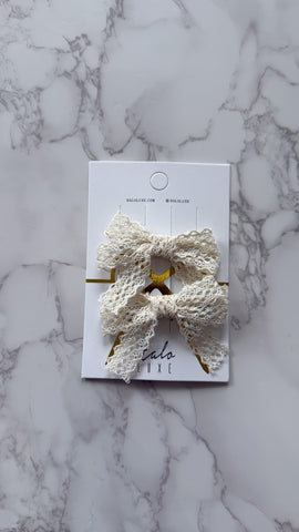 Halo Luxe Ivory Ivy Scalloped Lace Double Clip Set