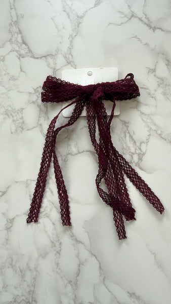 Halo Luxe Wine Ivy Scalloped Lace Longtail Clip