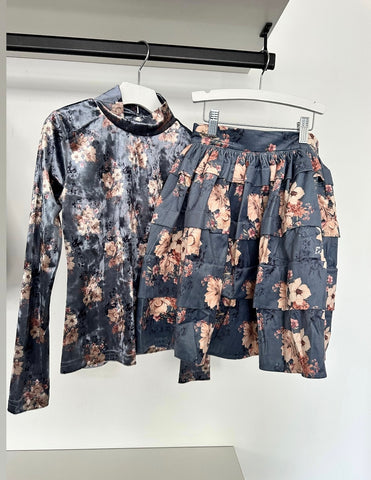 Petite Amalie Steel Blue Bouquet Print Velvet Top