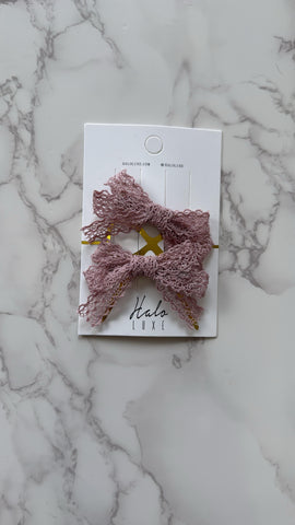 Halo Luxe Mauve Ivy Scalloped Lace Double Clip Set