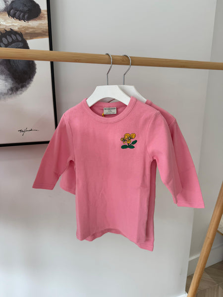 The Campamento Pink Flower Embroidery 3/4 Sleeve T-shirt