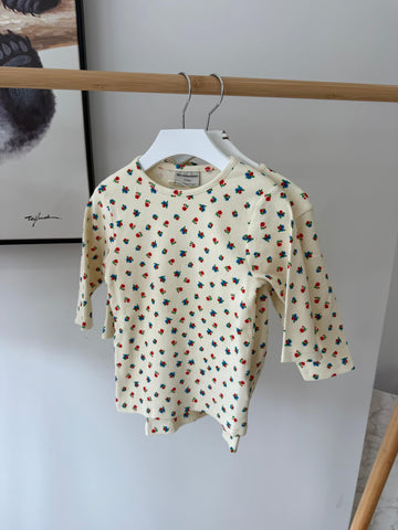 The Campamento Ecru Small Flowers 3/4 Sleeve T-shirt
