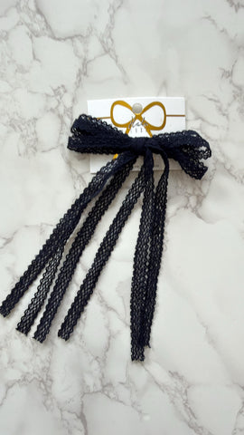 Halo Luxe Navy Ivy Scalloped Lace Longtail Clip