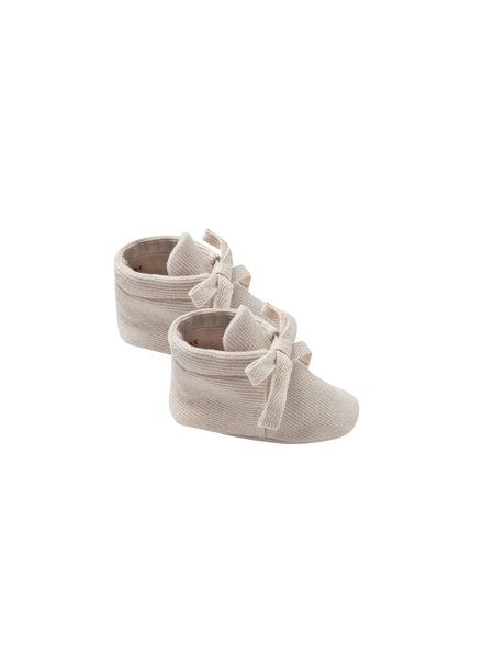 Quincy Mae Stone Ribbed Baby Booties