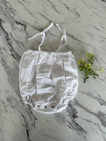 Pequeno Tocon White Tie Strap Romper